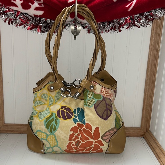 Relic Brand Floral Canvas Fabric Cinched Double Handle Magnetic Closure Handbag - Picture 2 of 12